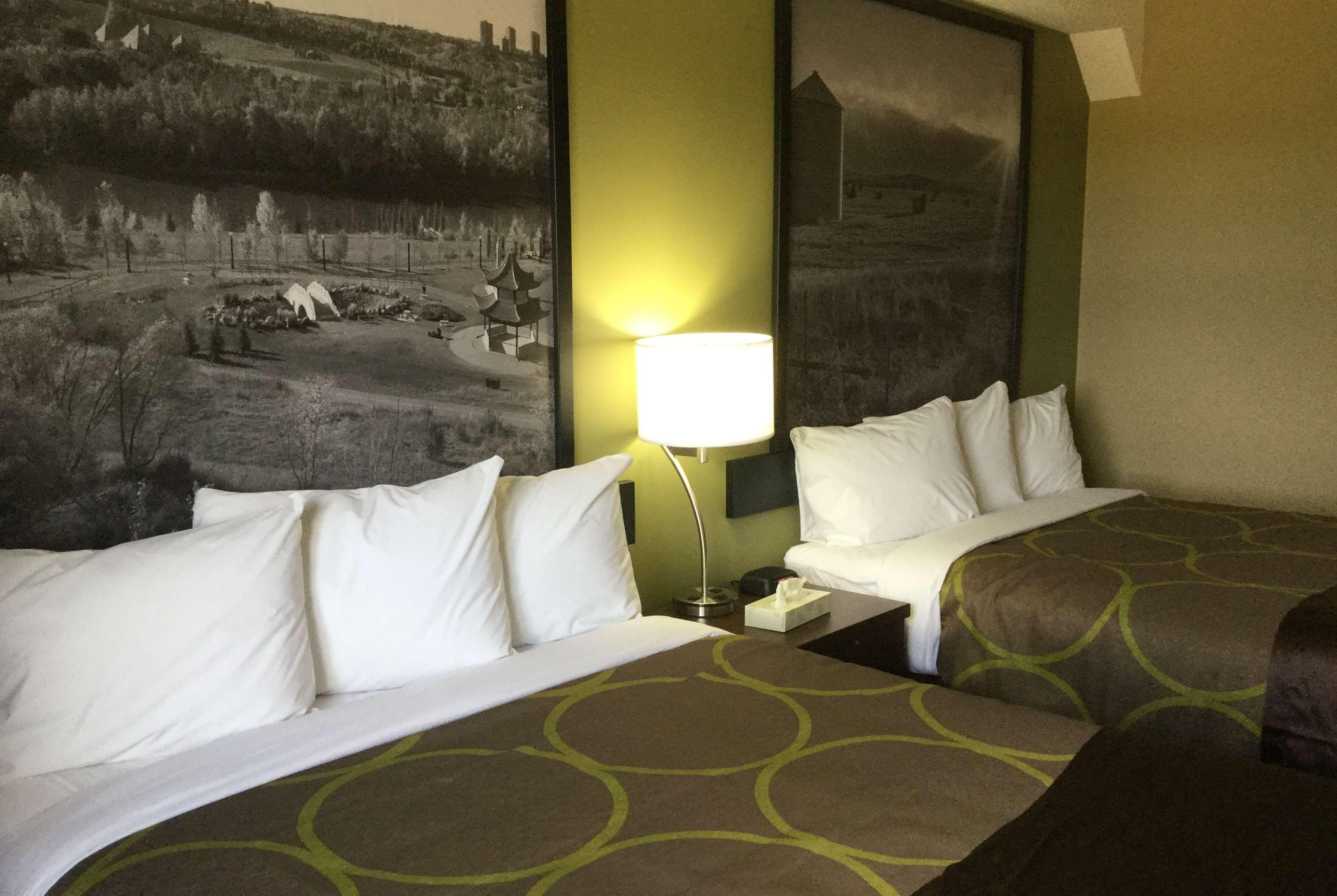 Super 8 By Wyndham Hardisty Hotel Luaran gambar