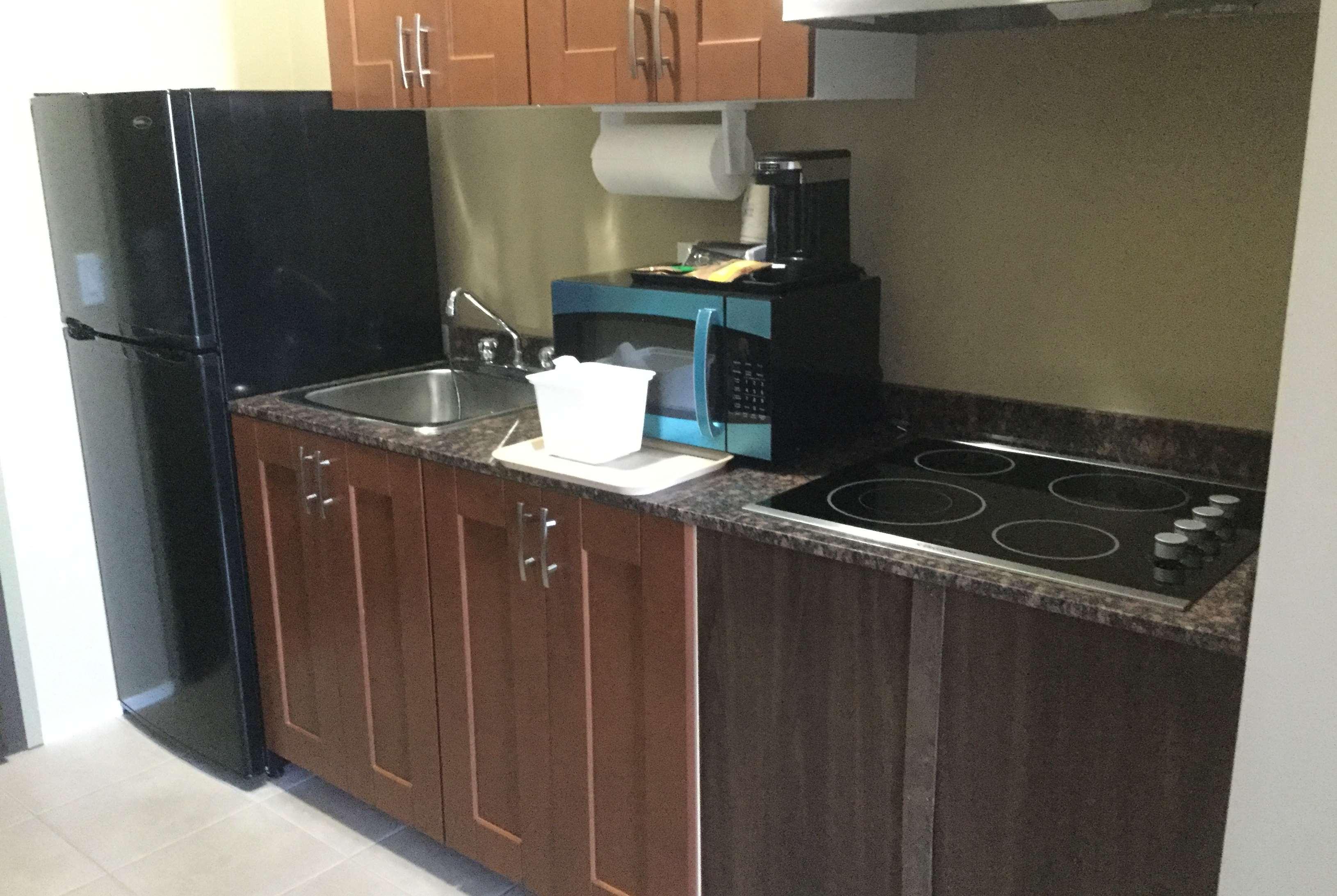 Super 8 By Wyndham Hardisty Hotel Luaran gambar